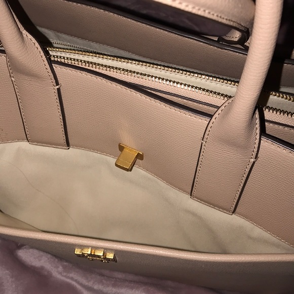 Tory Burch LARGE tote 🤩 - Picture 6 of 7